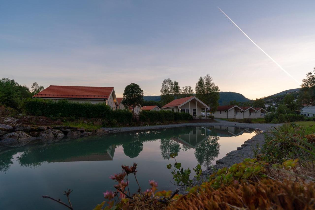 Jolstraholmen Camping Og Hytter Vassenden Exterior foto